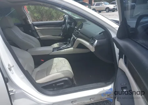 2018 Honda Accord Touring z USA, uszkodzony, nr VIN 1HGCV1F99JA169280